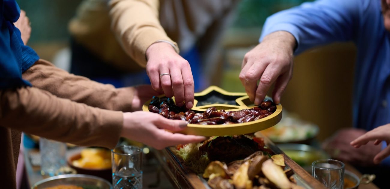 التمر زينة مائدة رمضان