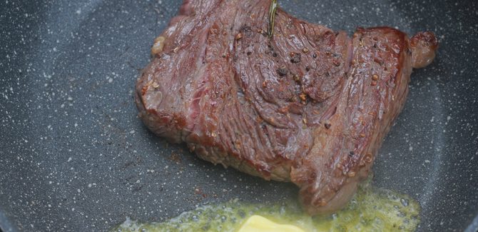 نقلي اللحم بالزبدة