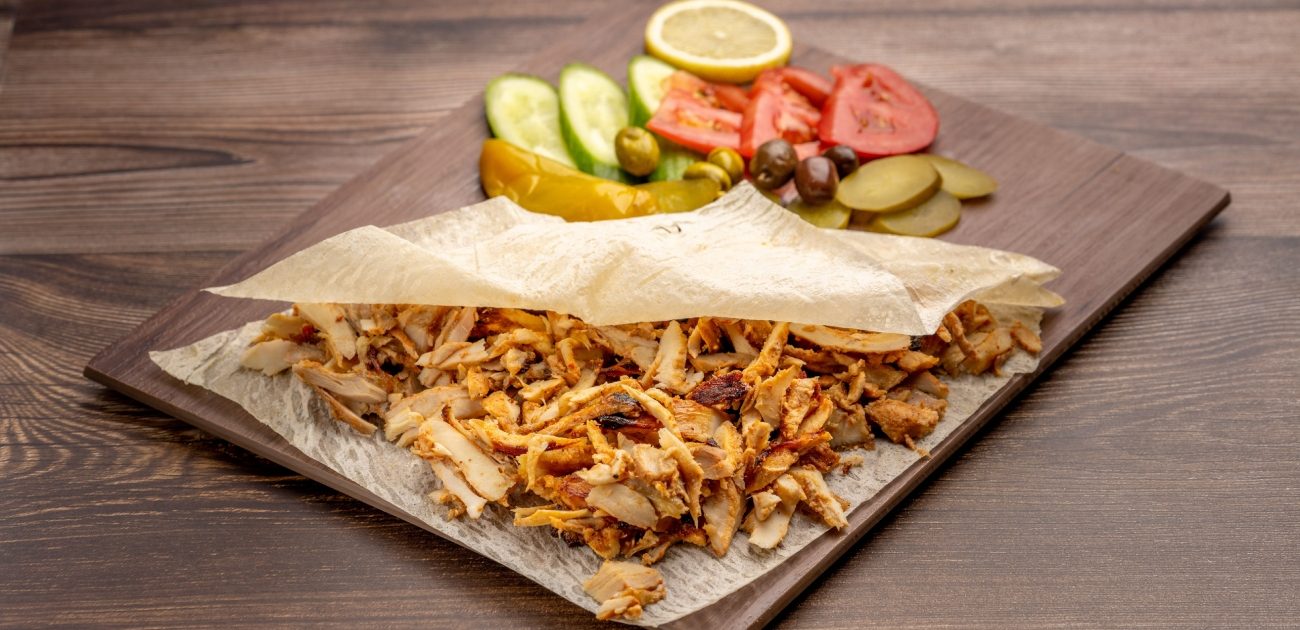 أفضل شاورما دجاج ولحم: السر في التتبيلة!