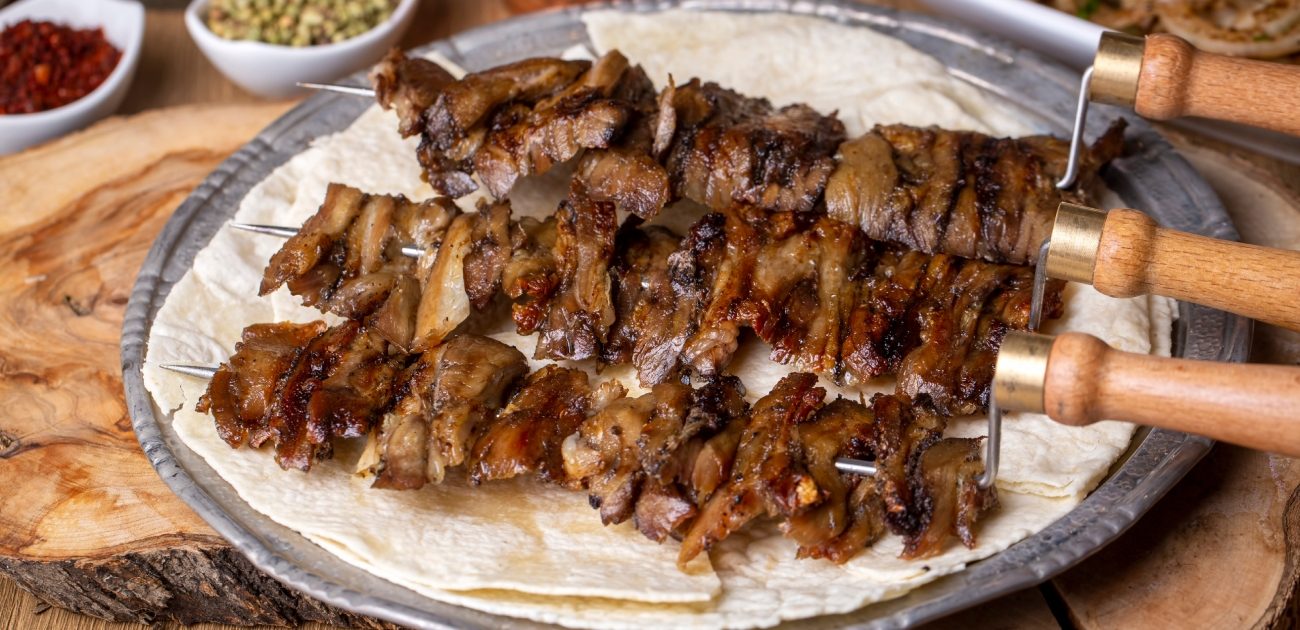 أفضل شاورما دجاج ولحم: السر في التتبيلة!