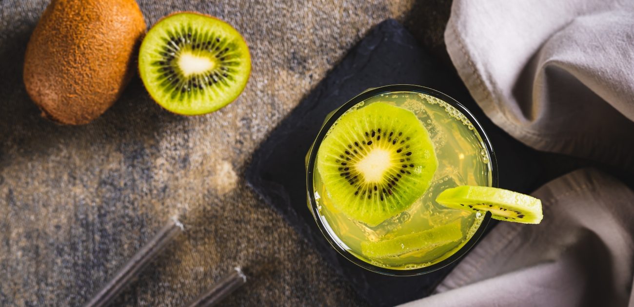 عصير الكيوي مفيد قبل النوم