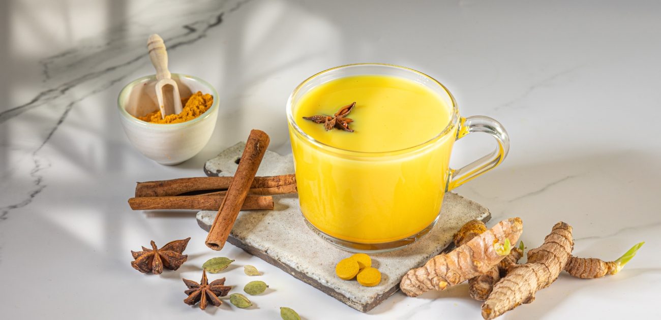 لبشرة نضرة ومشرقة.. اشربوا هذه المشروبات ليلًا قبل النوم!