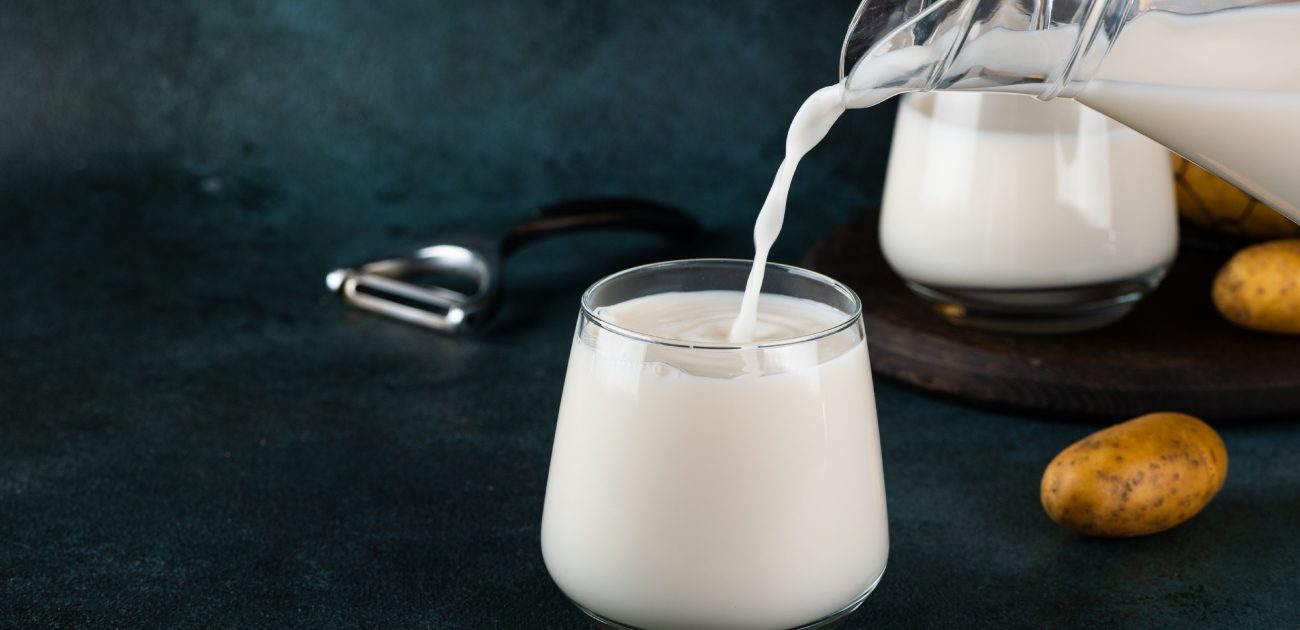 مكونات الكيكة الأساسية: وصفة سهلة بعناصر قليلة!