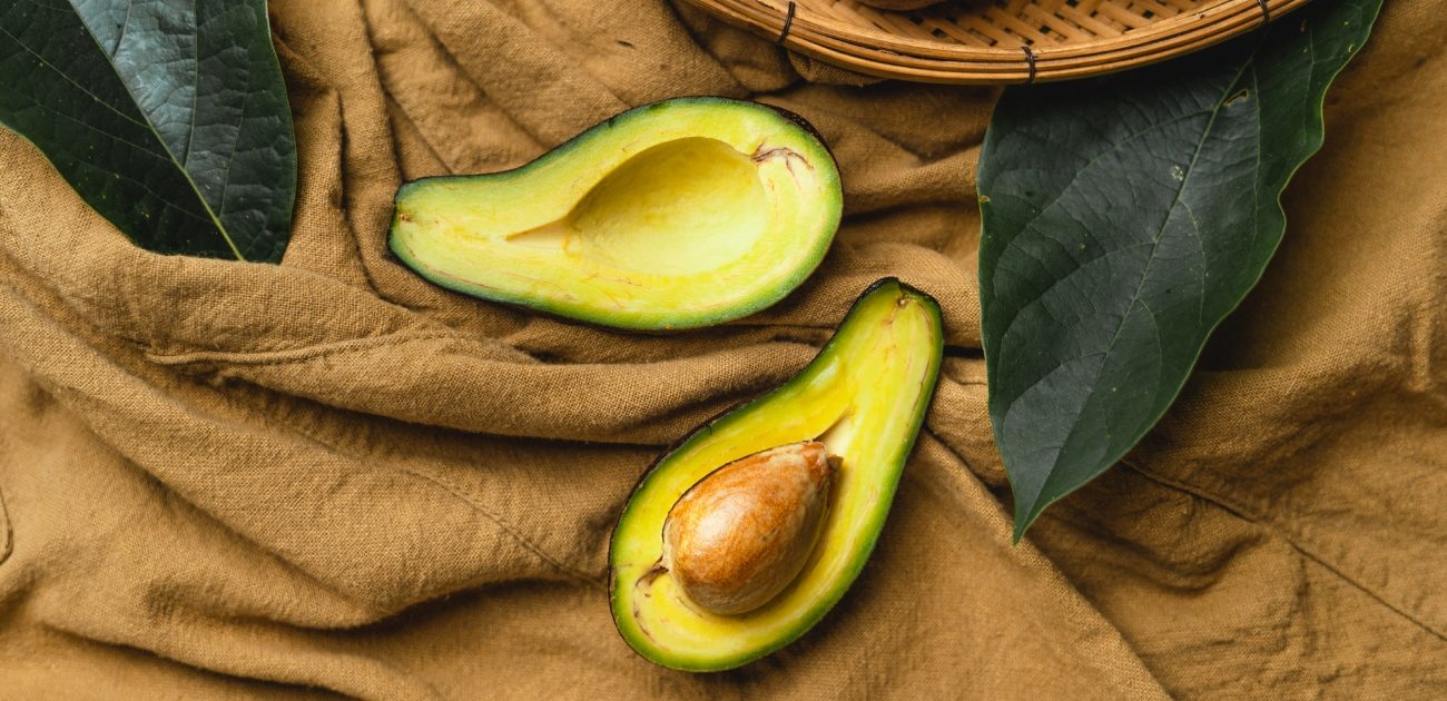 سؤال اليوم: كيف يؤكل الأفوكادو.. وما هي أهم منافعه الصحية؟