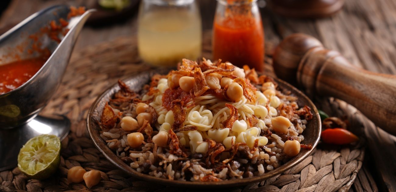 من الحمام المحشي إلى الممبار.. حضروا أكلات مصرية شهية للغداء