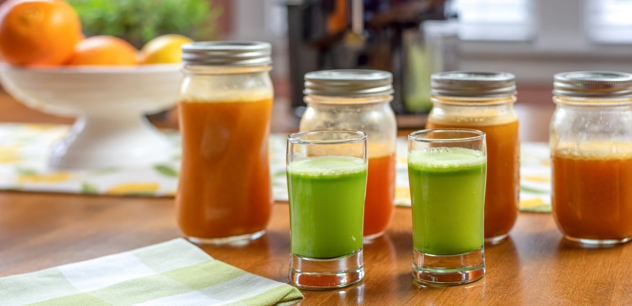 العصائر الطبيعية تنعش الجسم وتضيء البشرة