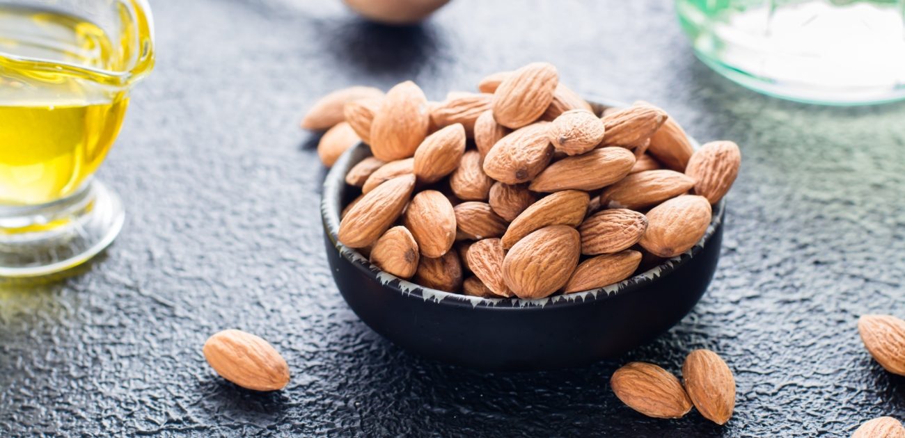 اللوز غذاء صحي يعزز الحيوية