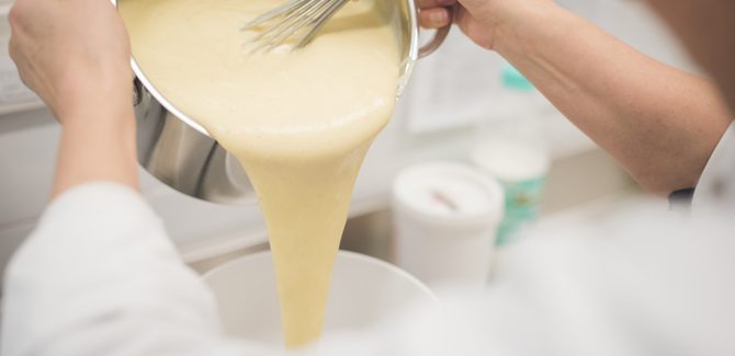 سكب الكاسترد