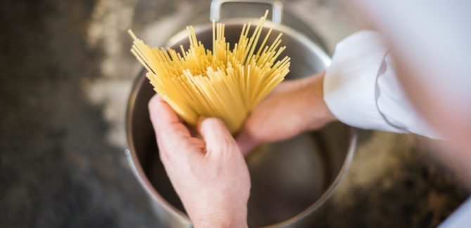 سلق المعكرونة