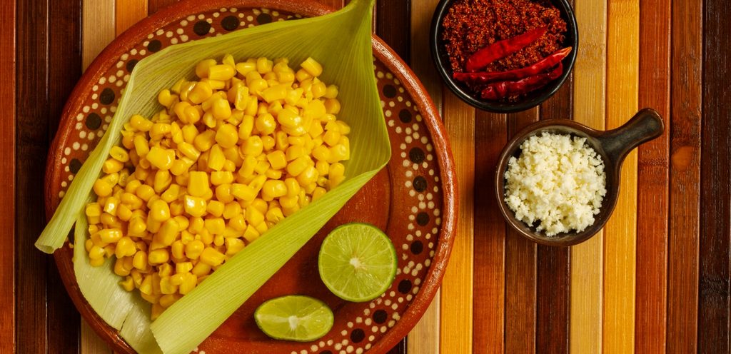 سناك الذرة المتبّل بالبهارات لذيذ جدًا