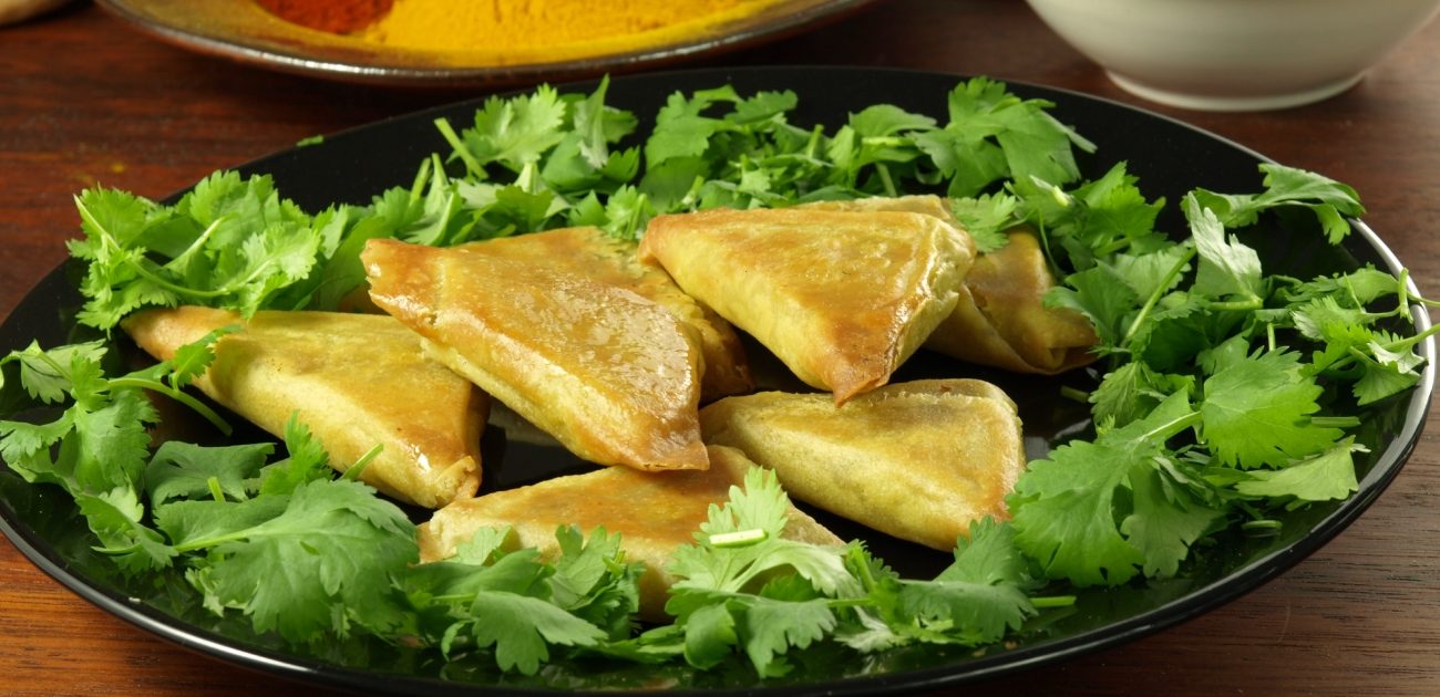 طريقة تقديم السمبوسة