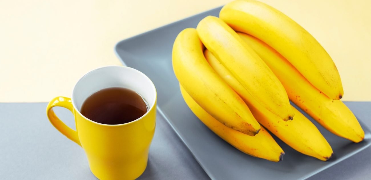 الماء الدافئ والموز: لماذا يجب عليكم الجمع بينهما في الصباح؟