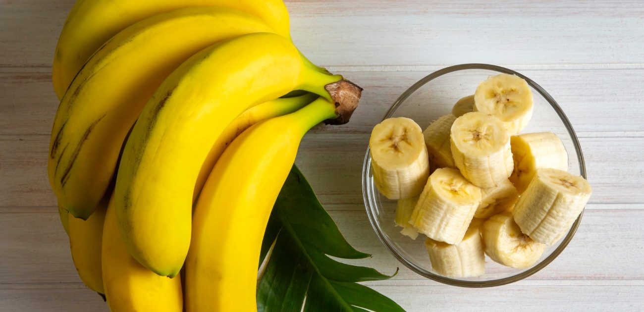 الماء الدافئ والموز: لماذا يجب عليكم الجمع بينهما في الصباح؟