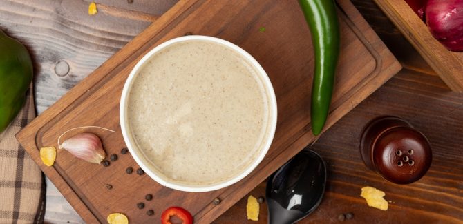 إضافة المنكهات والطحينة