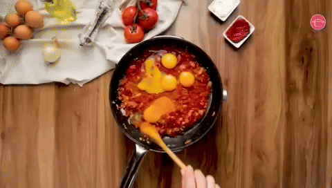 إضافة البيض