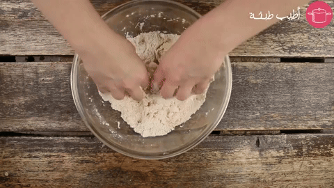 خلط المكونات جيدًا