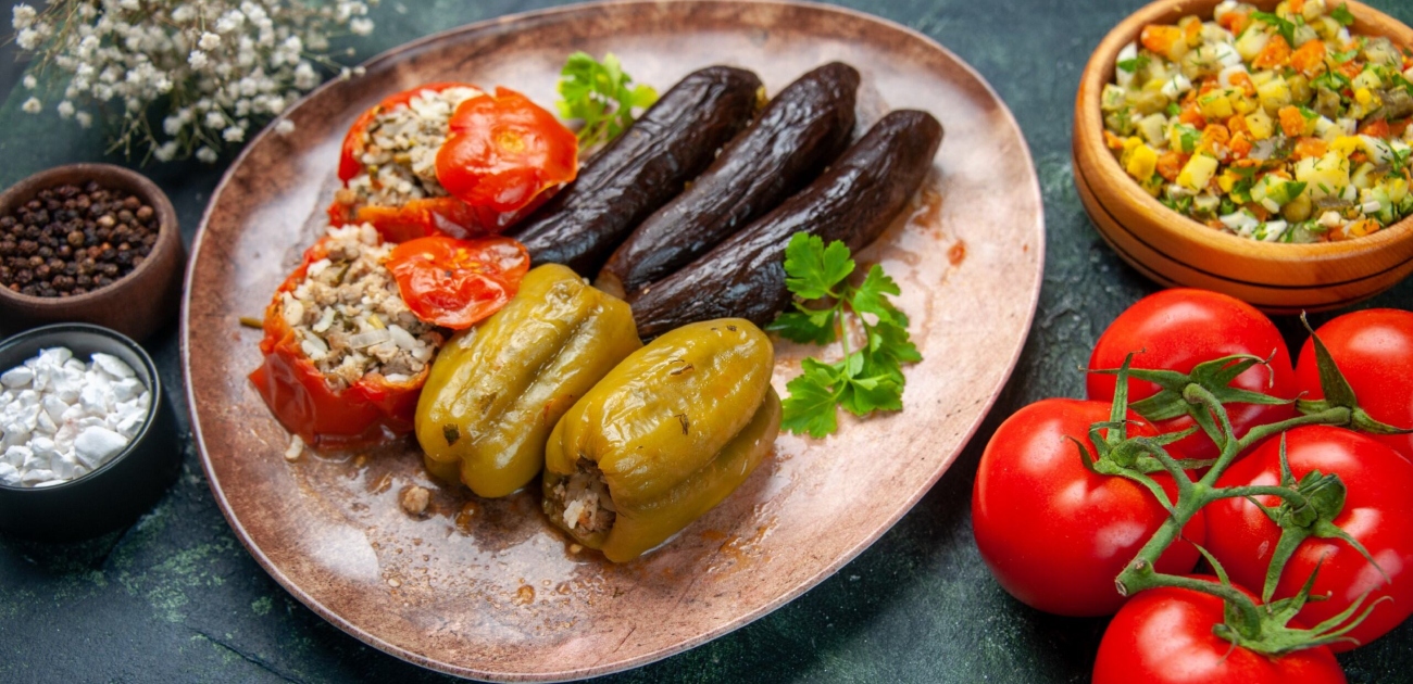 من المحشي إلى ورق العنب... إليكم أهم طبخات سورية للعزايم