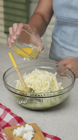 إضافة البيض