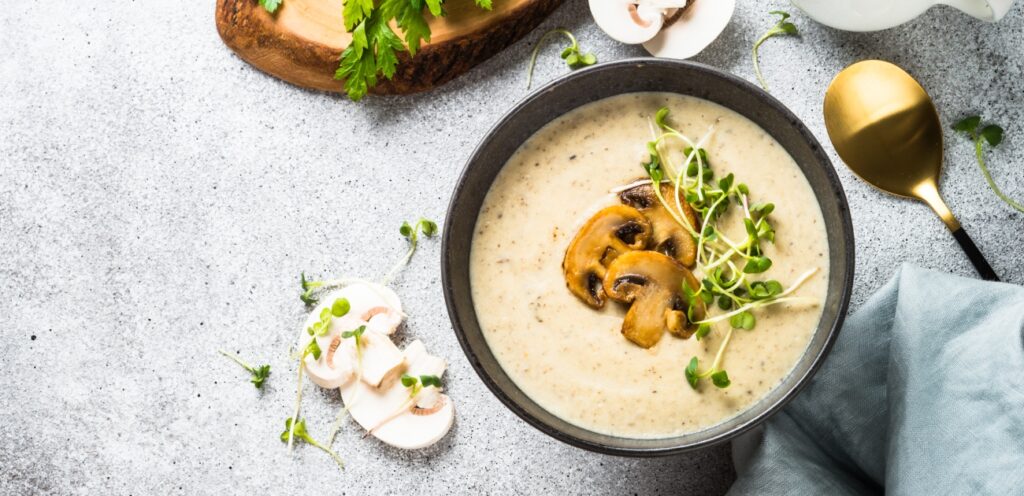 شوربة الفطر الدافئة والصحية