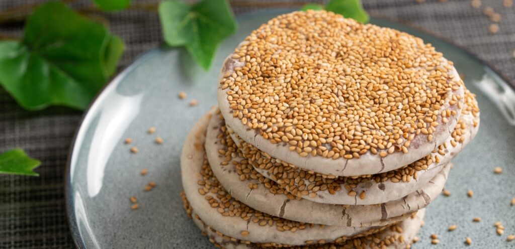 كعك بالسمسم