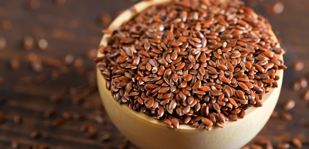 بذور الكتان تحتوي العديد من الفوائد الغذائية